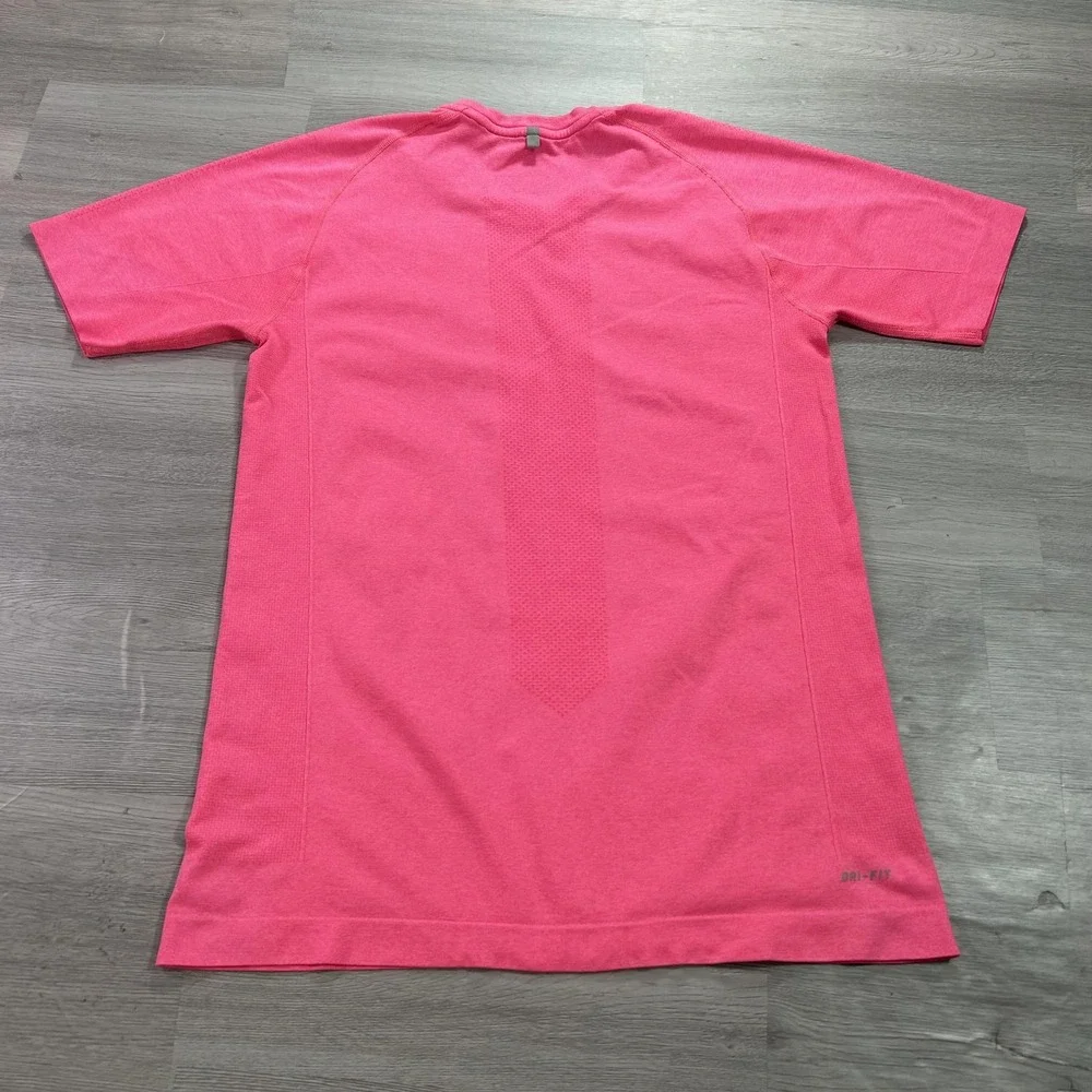 Nike Dri-FIT Running Shirt Mens Small Pink Short Sleeve Training Top 589640-646